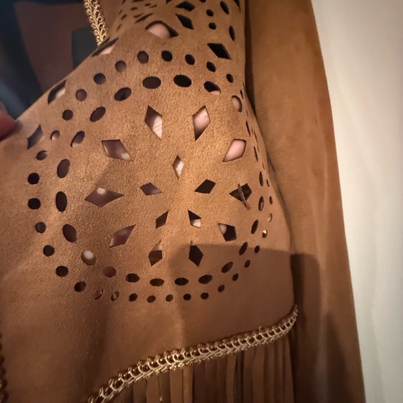 Chic Tan Fringe Jacket with Cutout Design - Picture 3 of 3